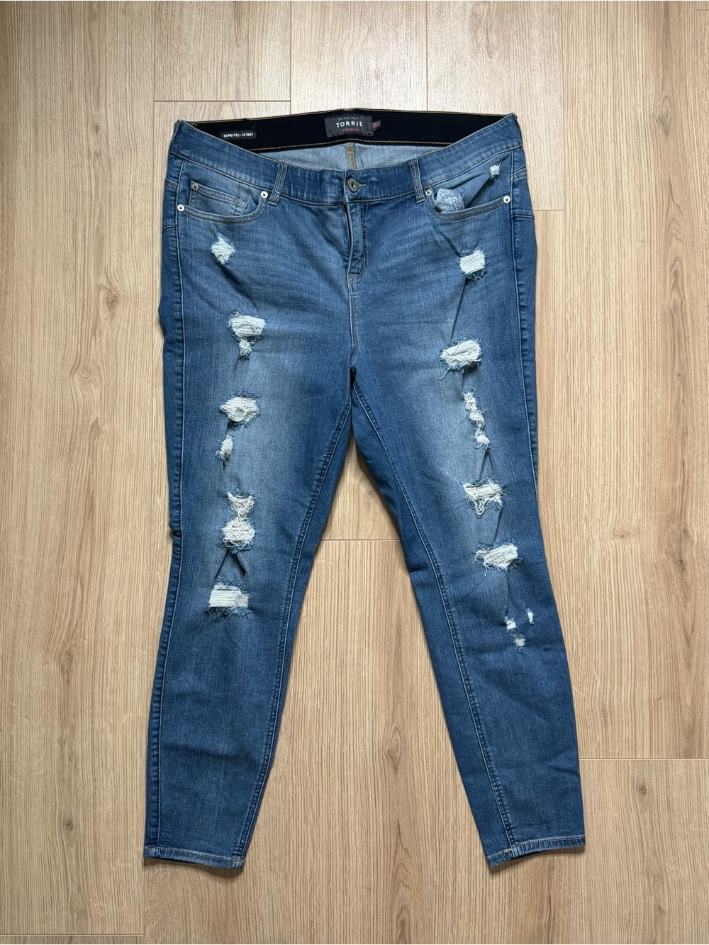 Torrid Distressed Bombshell Skinny Jeans Size 20R